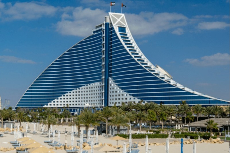 آپارتمان استخر دار با امکانات کامل رفاهی